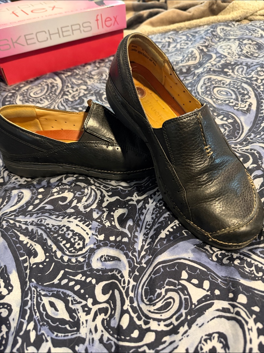 Clarks Unstructured Black Leather Slip-On Loafers